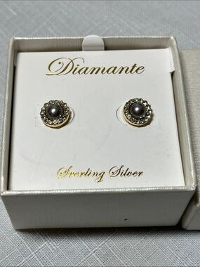 DIAMANTÉ Sterling Silver Gray Pearl Halo Stud Earrings
NEW